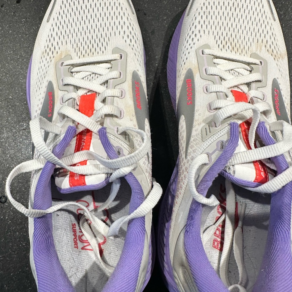 Brooks Women's Athletic Shoes - White, Purple, and Red
